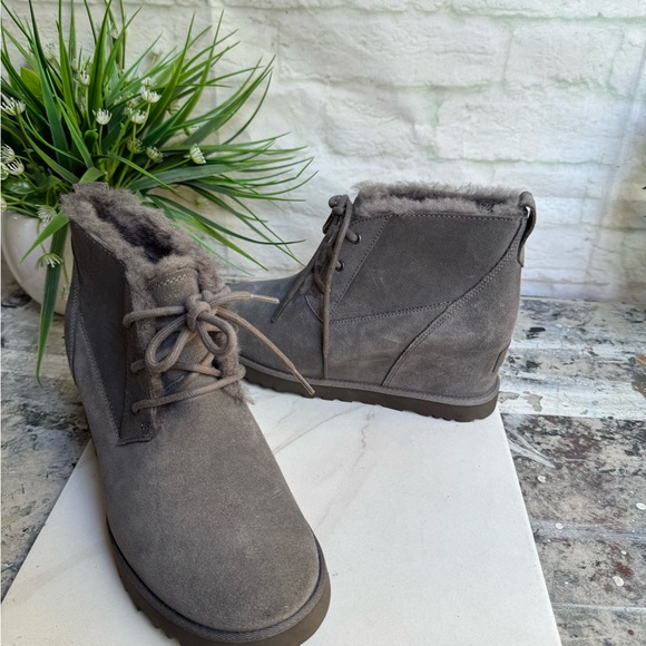 UGG GREY LACE UP BOOTIES SIZE 8 New - Picture 1 of 4